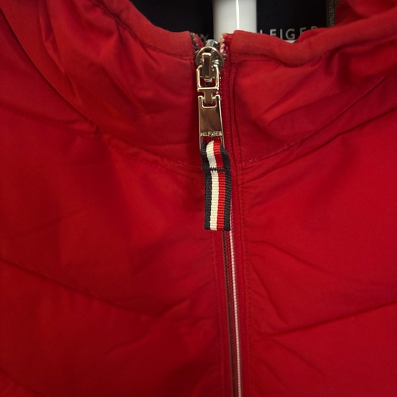 Tommy Hilfiger Women’s Vibrant Red Puffer Jacket - Picture 4 of 15